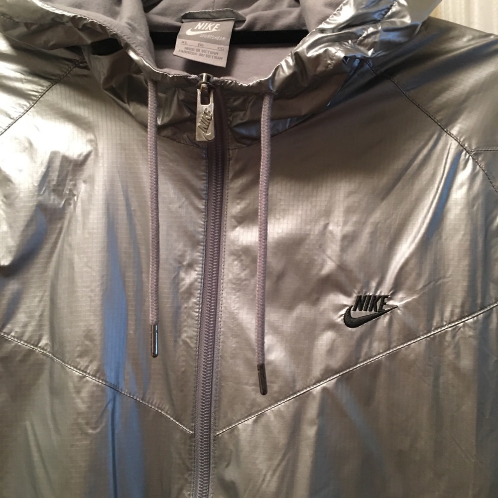 Nike silver jacket - Picture 2 of 4